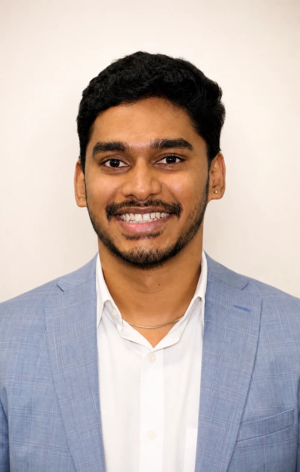 Professional portrait of Raghul Senthilnathan, Co-founder at Aira